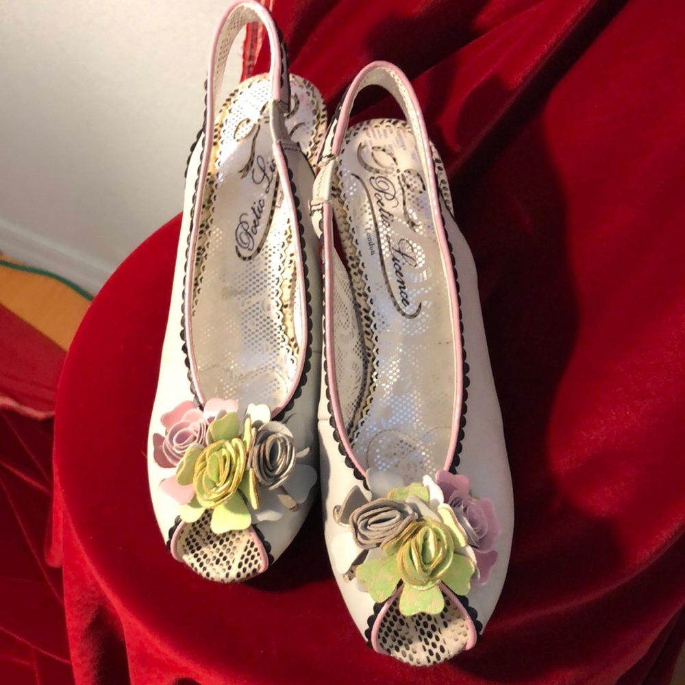 PoeticLicence sz8.5M EUR39.5 Leather OpenToe Heels